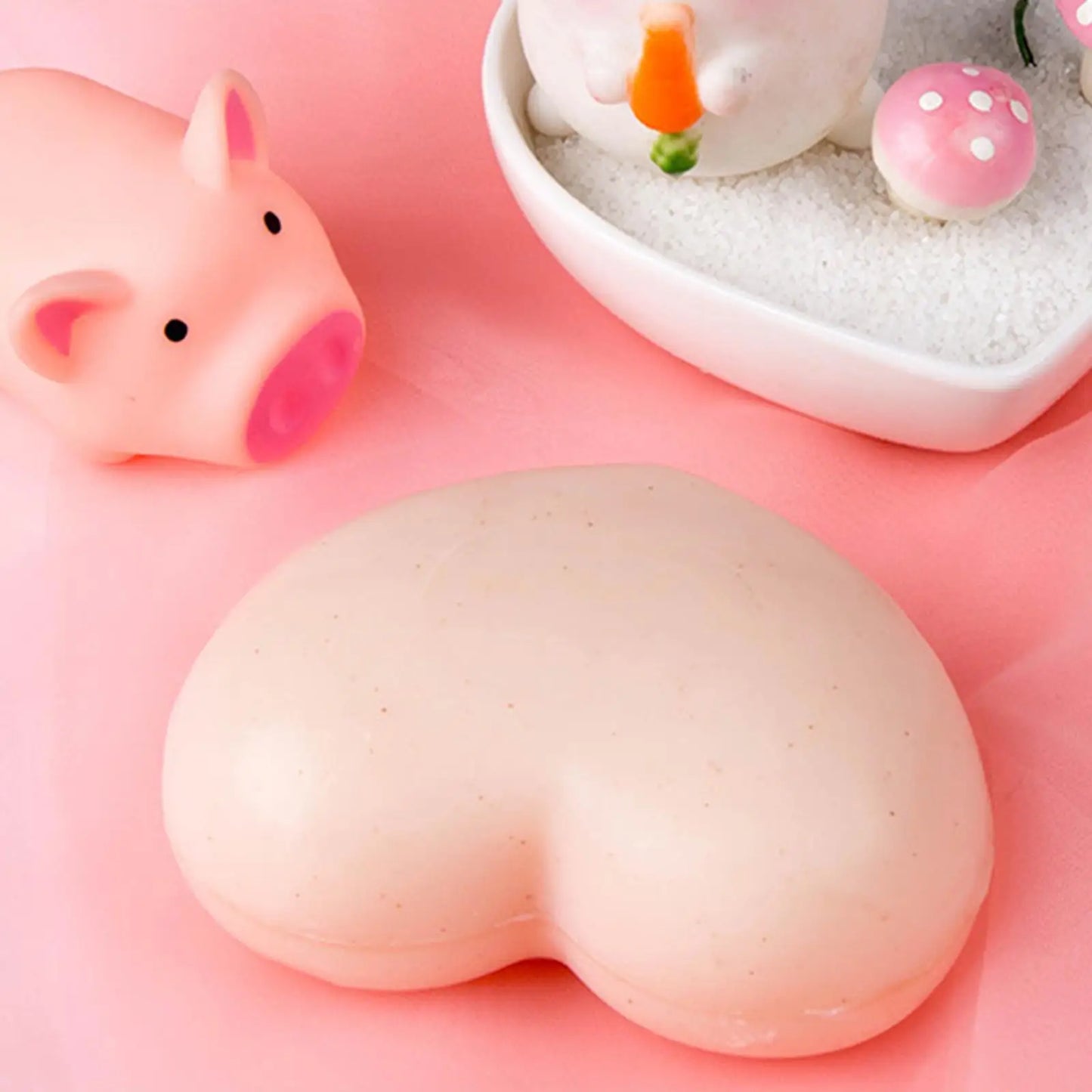 80g Handmade Peach Heart Shape Nursing Soap Smooth Feminine Wash Nursing Whitening Soap for Buttock Armpits Hands Groin Women