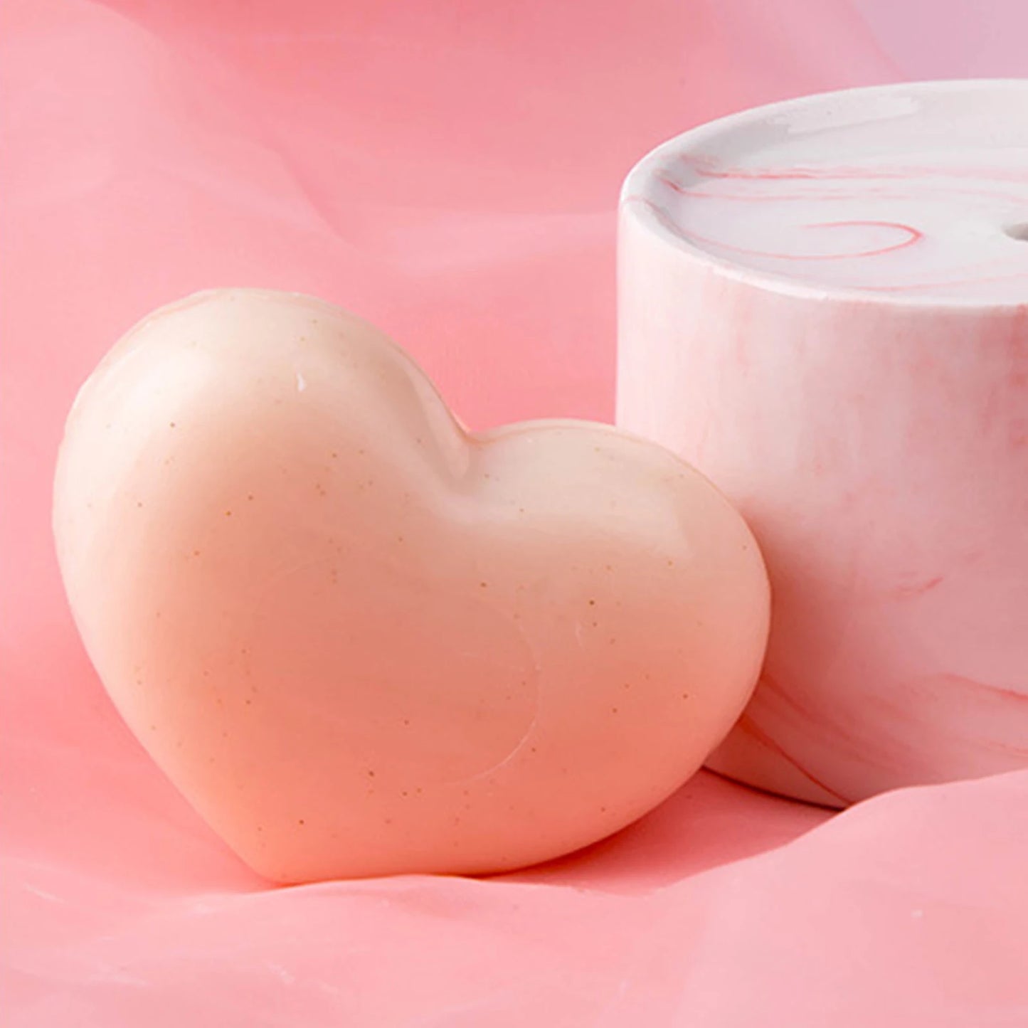 80g Handmade Peach Heart Shape Nursing Soap Smooth Feminine Wash Nursing Whitening Soap for Buttock Armpits Hands Groin Women